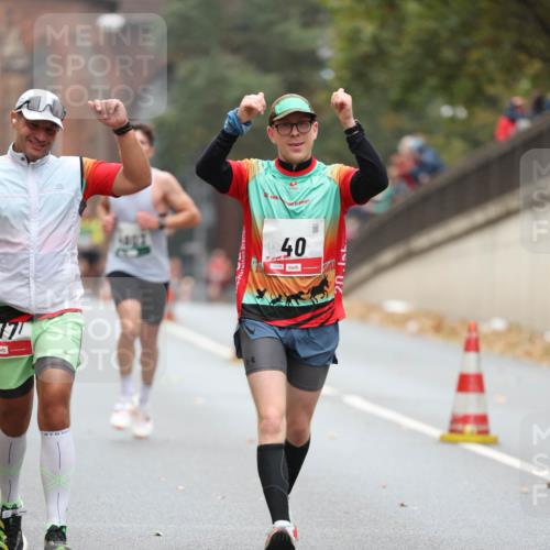 05.10.2025 - 20. swb-Marathon Bremen Michael Strokosch http://msf.ph/oto/9213682 05.10.2025 12:28:35 Laufen 17, 40, 01284, 20 meine-sportfotos.de