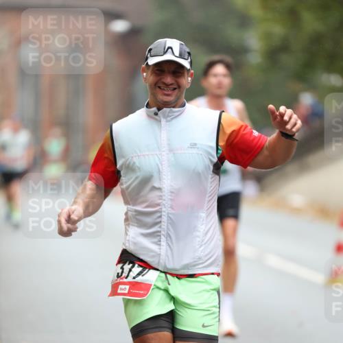 05.10.2025 - 20. swb-Marathon Bremen Michael Strokosch http://msf.ph/oto/9213690 05.10.2025 12:28:37 Laufen 377 meine-sportfotos.de