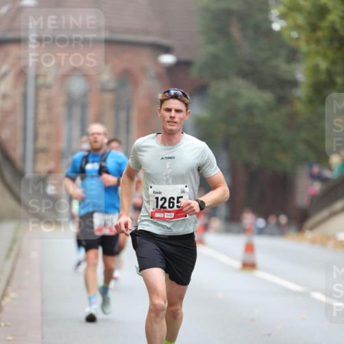 05.10.2025 - 20. swb-Marathon Bremen Michael Strokosch http://msf.ph/oto/9213698 05.10.2025 12:28:46 Laufen 1265, 01149 meine-sportfotos.de