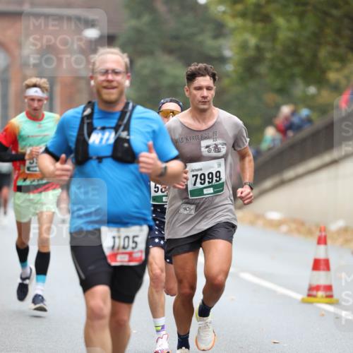 05.10.2025 - 20. swb-Marathon Bremen Michael Strokosch http://msf.ph/oto/9213716 05.10.2025 12:28:50 Laufen 1105, 69, 50, 7999 meine-sportfotos.de