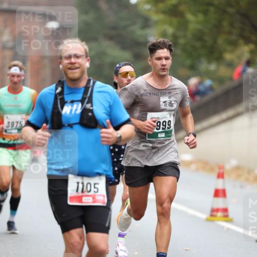 05.10.2025 - 20. swb-Marathon Bremen Michael Strokosch http://msf.ph/oto/9213718 05.10.2025 12:28:50 Laufen 69, 3975, 999, 1105 meine-sportfotos.de