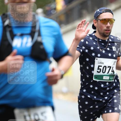 05.10.2025 - 20. swb-Marathon Bremen Michael Strokosch http://msf.ph/oto/9213725 05.10.2025 12:28:52 Laufen 105, 5074 meine-sportfotos.de