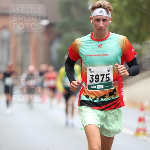 05.10.2025 - 20. swb-Marathon Bremen Michael Strokosch http://msf.ph/oto/9213727 05.10.2025 12:28:53 Laufen 20, 25, 3975, 08975 meine-sportfotos.de