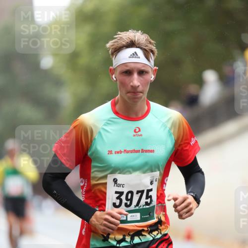 05.10.2025 - 20. swb-Marathon Bremen Michael Strokosch http://msf.ph/oto/9213729 05.10.2025 12:28:53 Laufen 25, 20, 3975, 75 meine-sportfotos.de
