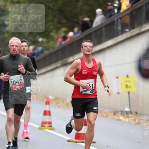 05.10.2025 - 20. swb-Marathon Bremen Michael Strokosch http://msf.ph/oto/9213741 05.10.2025 12:29:02 Laufen 1042 meine-sportfotos.de