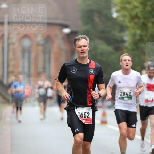 05.10.2025 - 20. swb-Marathon Bremen Michael Strokosch http://msf.ph/oto/9213751 05.10.2025 12:29:08 Laufen 1652, 2940 meine-sportfotos.de