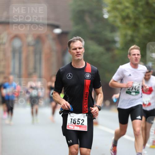 05.10.2025 - 20. swb-Marathon Bremen Michael Strokosch http://msf.ph/oto/9213752 05.10.2025 12:29:09 Laufen 1, 1652, 01211, 2840 meine-sportfotos.de