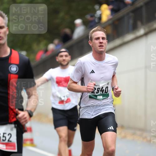 05.10.2025 - 20. swb-Marathon Bremen Michael Strokosch http://msf.ph/oto/9213756 05.10.2025 12:29:10 Laufen 52, 2940 meine-sportfotos.de