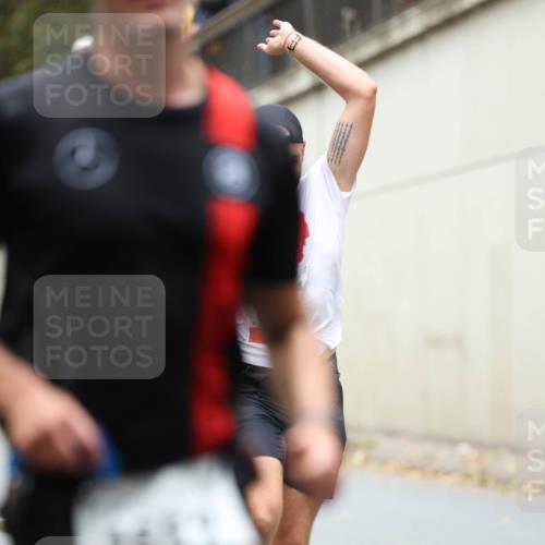05.10.2025 - 20. swb-Marathon Bremen Michael Strokosch http://msf.ph/oto/9213759 05.10.2025 12:29:11 Laufen 44 meine-sportfotos.de