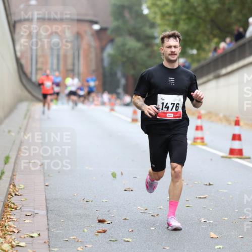 05.10.2025 - 20. swb-Marathon Bremen Michael Strokosch http://msf.ph/oto/9213770 05.10.2025 12:29:20 Laufen 1476 meine-sportfotos.de