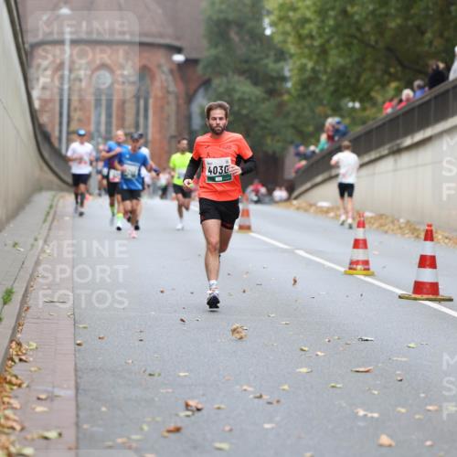 05.10.2025 - 20. swb-Marathon Bremen Michael Strokosch http://msf.ph/oto/9213772 05.10.2025 12:29:26 Laufen 4030, 9 meine-sportfotos.de