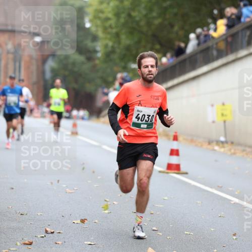 05.10.2025 - 20. swb-Marathon Bremen Michael Strokosch http://msf.ph/oto/9213779 05.10.2025 12:29:28 Laufen 4030 meine-sportfotos.de