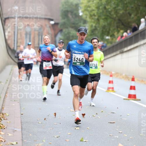 05.10.2025 - 20. swb-Marathon Bremen Michael Strokosch http://msf.ph/oto/9213780 05.10.2025 12:29:32 Laufen 577, 5240, 8849 meine-sportfotos.de