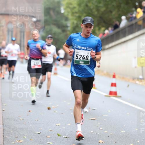 05.10.2025 - 20. swb-Marathon Bremen Michael Strokosch http://msf.ph/oto/9213783 05.10.2025 12:29:32 Laufen 5240 meine-sportfotos.de