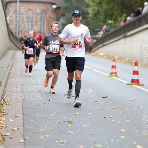 05.10.2025 - 20. swb-Marathon Bremen Michael Strokosch http://msf.ph/oto/9213792 05.10.2025 12:29:37 Laufen 10, 642, 29 meine-sportfotos.de