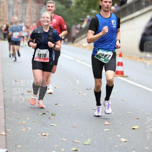 05.10.2025 - 20. swb-Marathon Bremen Michael Strokosch http://msf.ph/oto/9213798 05.10.2025 12:29:42 Laufen 1810, 587 meine-sportfotos.de