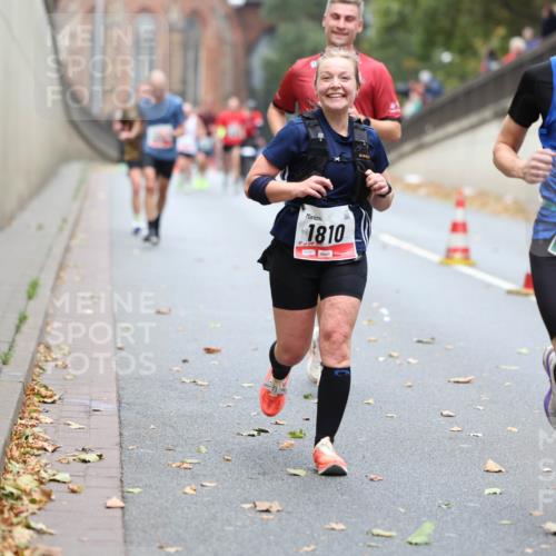 05.10.2025 - 20. swb-Marathon Bremen Michael Strokosch http://msf.ph/oto/9213799 05.10.2025 12:29:42 Laufen 1810, 1587 meine-sportfotos.de