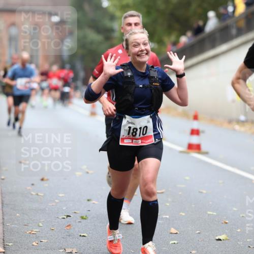 05.10.2025 - 20. swb-Marathon Bremen Michael Strokosch http://msf.ph/oto/9213801 05.10.2025 12:29:43 Laufen 1810, 01397 meine-sportfotos.de