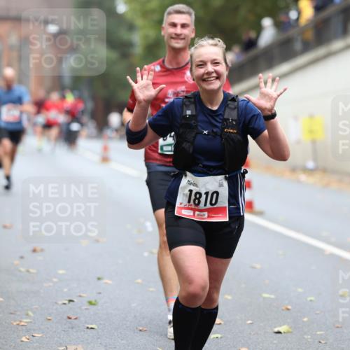 05.10.2025 - 20. swb-Marathon Bremen Michael Strokosch http://msf.ph/oto/9213802 05.10.2025 12:29:43 Laufen 1810, 01397 meine-sportfotos.de