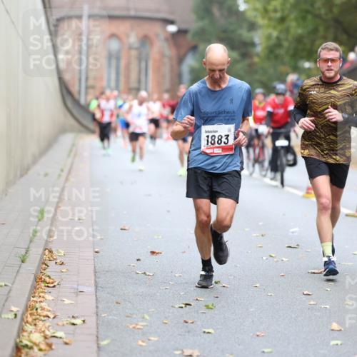 05.10.2025 - 20. swb-Marathon Bremen Michael Strokosch http://msf.ph/oto/9213809 05.10.2025 12:29:47 Laufen 1883 meine-sportfotos.de