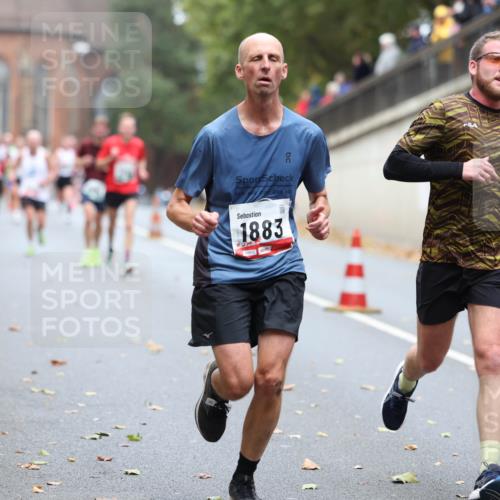 05.10.2025 - 20. swb-Marathon Bremen Michael Strokosch http://msf.ph/oto/9213813 05.10.2025 12:29:48 Laufen 1883 meine-sportfotos.de