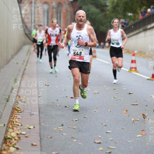 05.10.2025 - 20. swb-Marathon Bremen Michael Strokosch http://msf.ph/oto/9213822 05.10.2025 12:29:54 Laufen 548, 7213 meine-sportfotos.de