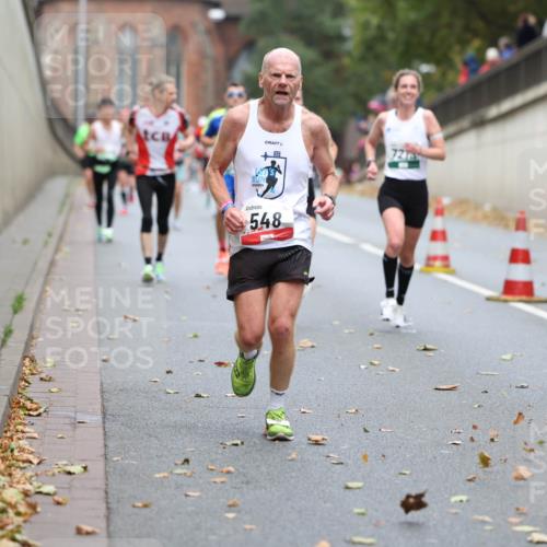 05.10.2025 - 20. swb-Marathon Bremen Michael Strokosch http://msf.ph/oto/9213824 05.10.2025 12:29:55 Laufen 721, 548 meine-sportfotos.de