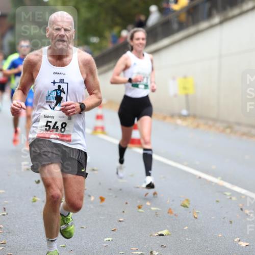 05.10.2025 - 20. swb-Marathon Bremen Michael Strokosch http://msf.ph/oto/9213827 05.10.2025 12:29:56 Laufen 00079, 548 meine-sportfotos.de