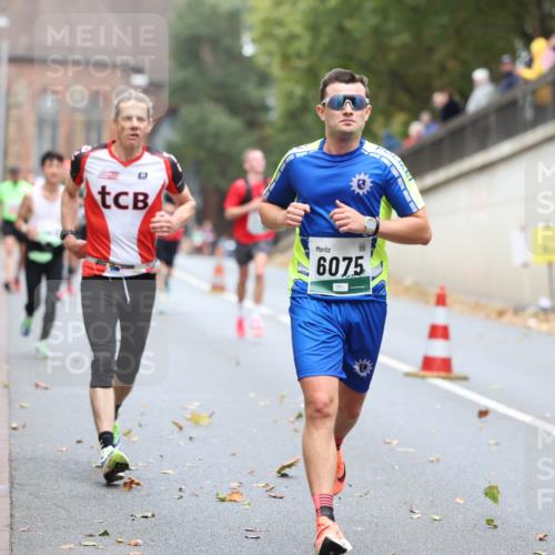 05.10.2025 - 20. swb-Marathon Bremen Michael Strokosch http://msf.ph/oto/9213831 05.10.2025 12:29:58 Laufen 6075 meine-sportfotos.de