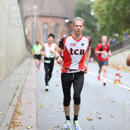 05.10.2025 - 20. swb-Marathon Bremen Michael Strokosch http://msf.ph/oto/9213833 05.10.2025 12:29:59 Laufen 607 meine-sportfotos.de