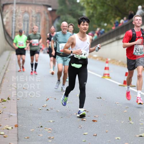 05.10.2025 - 20. swb-Marathon Bremen Michael Strokosch http://msf.ph/oto/9213839 05.10.2025 12:30:01 Laufen 2497 meine-sportfotos.de