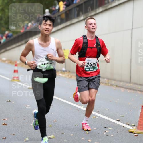 05.10.2025 - 20. swb-Marathon Bremen Michael Strokosch http://msf.ph/oto/9213841 05.10.2025 12:30:02 Laufen 119, 101, 2497 meine-sportfotos.de