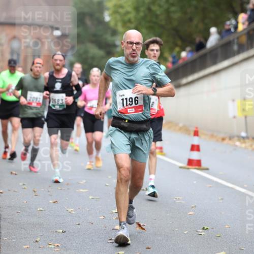 05.10.2025 - 20. swb-Marathon Bremen Michael Strokosch http://msf.ph/oto/9213844 05.10.2025 12:30:04 Laufen 2092, 1196 meine-sportfotos.de