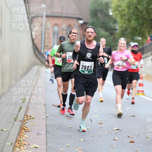 05.10.2025 - 20. swb-Marathon Bremen Michael Strokosch http://msf.ph/oto/9213848 05.10.2025 12:30:05 Laufen 20, 2683, 1612, 58 meine-sportfotos.de