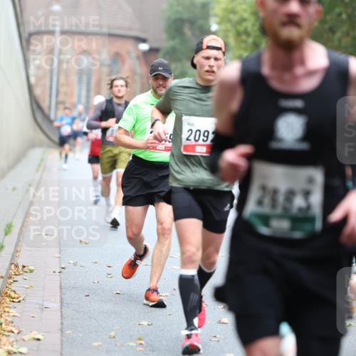 05.10.2025 - 20. swb-Marathon Bremen Michael Strokosch http://msf.ph/oto/9213853 05.10.2025 12:30:07 Laufen 9, 2092, 2883 meine-sportfotos.de