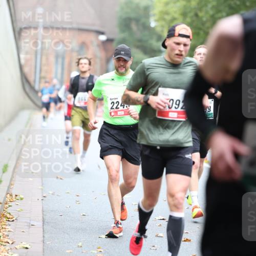 05.10.2025 - 20. swb-Marathon Bremen Michael Strokosch http://msf.ph/oto/9213854 05.10.2025 12:30:07 Laufen 8661, 224, 092, 19, 2613 meine-sportfotos.de