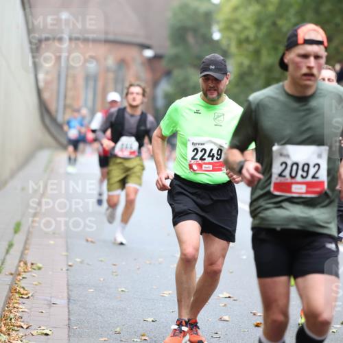 05.10.2025 - 20. swb-Marathon Bremen Michael Strokosch http://msf.ph/oto/9213855 05.10.2025 12:30:08 Laufen 2249, 2092 meine-sportfotos.de
