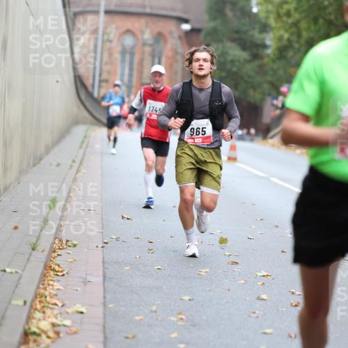 05.10.2025 - 20. swb-Marathon Bremen Michael Strokosch http://msf.ph/oto/9213857 05.10.2025 12:30:09 Laufen 1745, 965, 843 meine-sportfotos.de