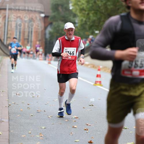 05.10.2025 - 20. swb-Marathon Bremen Michael Strokosch http://msf.ph/oto/9213861 05.10.2025 12:30:11 Laufen 745, 885 meine-sportfotos.de