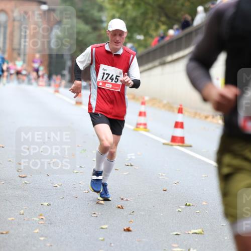 05.10.2025 - 20. swb-Marathon Bremen Michael Strokosch http://msf.ph/oto/9213862 05.10.2025 12:30:11 Laufen 1745, 985 meine-sportfotos.de