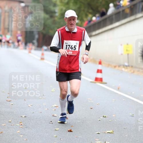 05.10.2025 - 20. swb-Marathon Bremen Michael Strokosch http://msf.ph/oto/9213863 05.10.2025 12:30:12 Laufen 1745 meine-sportfotos.de