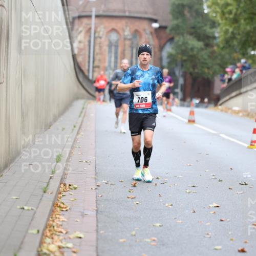 05.10.2025 - 20. swb-Marathon Bremen Michael Strokosch http://msf.ph/oto/9213865 05.10.2025 12:30:17 Laufen 706 meine-sportfotos.de