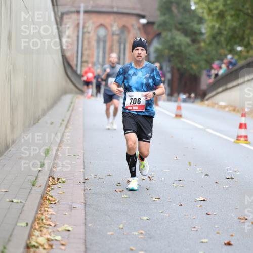 05.10.2025 - 20. swb-Marathon Bremen Michael Strokosch http://msf.ph/oto/9213867 05.10.2025 12:30:17 Laufen 706 meine-sportfotos.de