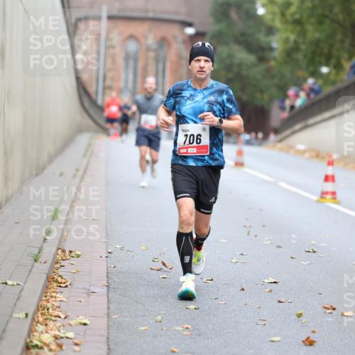 05.10.2025 - 20. swb-Marathon Bremen Michael Strokosch http://msf.ph/oto/9213870 05.10.2025 12:30:18 Laufen 706 meine-sportfotos.de