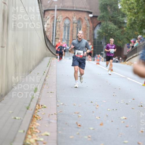 05.10.2025 - 20. swb-Marathon Bremen Michael Strokosch http://msf.ph/oto/9213873 05.10.2025 12:30:20 Laufen 657, 4379 meine-sportfotos.de