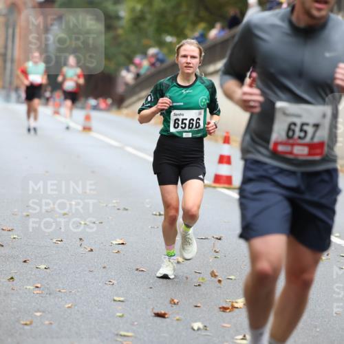 05.10.2025 - 20. swb-Marathon Bremen Michael Strokosch http://msf.ph/oto/9213883 05.10.2025 12:30:25 Laufen 6566, 657 meine-sportfotos.de