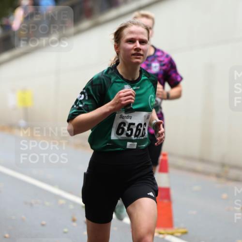 05.10.2025 - 20. swb-Marathon Bremen Michael Strokosch http://msf.ph/oto/9213887 05.10.2025 12:30:27 Laufen 6566 meine-sportfotos.de