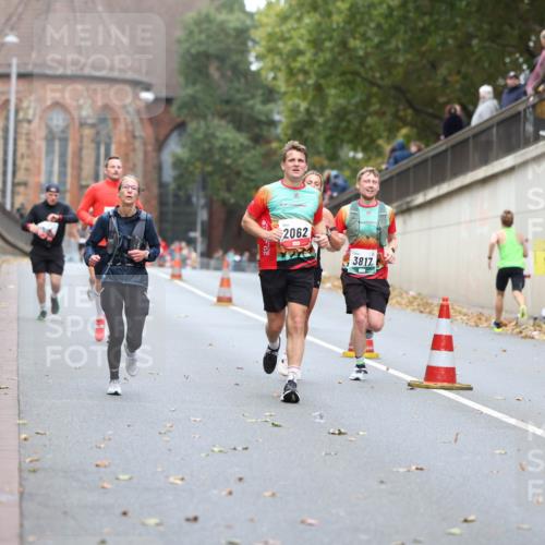 05.10.2025 - 20. swb-Marathon Bremen Michael Strokosch http://msf.ph/oto/9213891 05.10.2025 12:30:31 Laufen 2062, 3817, 9 meine-sportfotos.de