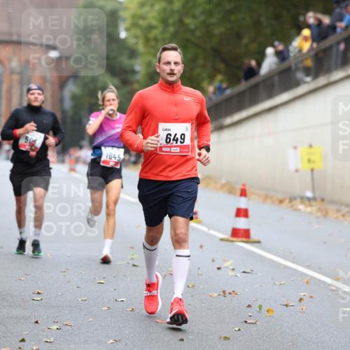 05.10.2025 - 20. swb-Marathon Bremen Michael Strokosch http://msf.ph/oto/9213901 05.10.2025 12:30:36 Laufen 506, 1645, 649 meine-sportfotos.de