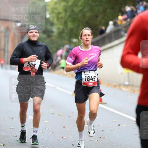 05.10.2025 - 20. swb-Marathon Bremen Michael Strokosch http://msf.ph/oto/9213908 05.10.2025 12:30:38 Laufen 506, 1645, 649 meine-sportfotos.de